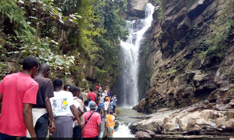 STAGE DES ETUDIANTS DE G2 GEOMATIQUE A KIMPESE ET SES ENVIRONS